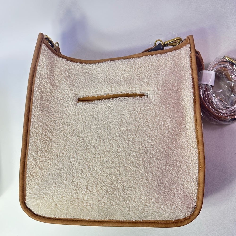 NEW Women’s Style & Co Sherpa Shoulder/Crossbody Bag Cream/Tan - Picture 8 of 8
